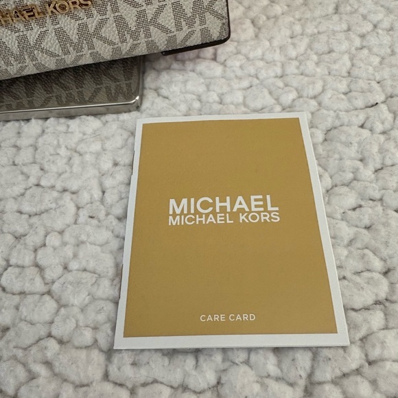 Michael Kors Cream and Pink Mini Bag - Picture 13 of 16